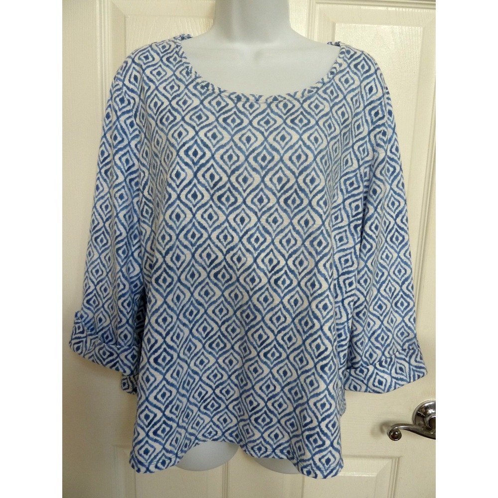 Chico's Size 3 XL Blue White Geometric Cuffed 3/4 Sleeve Tee Popover Top